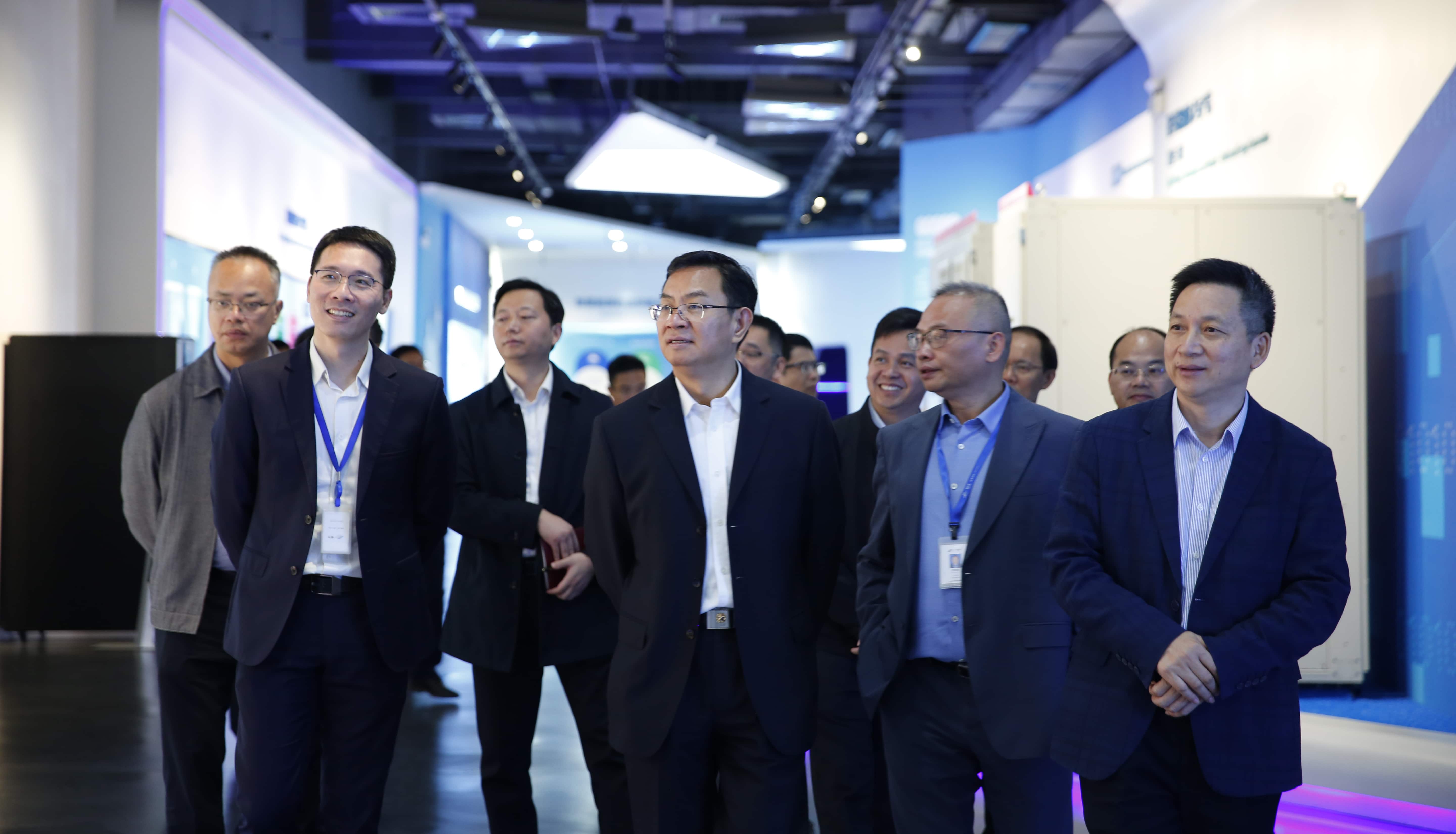 茂名市市长王雄飞率队莅临pg麻将胡了电气考察，，，，，，共商工业合作新时机